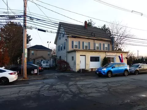 192-196 Willow St, Waltham, MA 02453