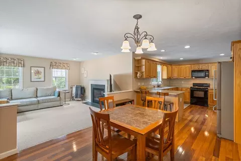 45 Taylor Rd, Maynard, MA 01754 photo 15