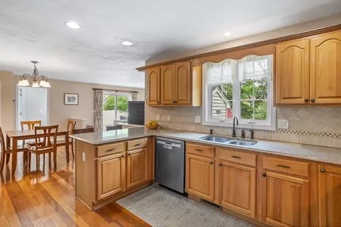 45 Taylor Rd, Maynard, MA 01754 photo 12