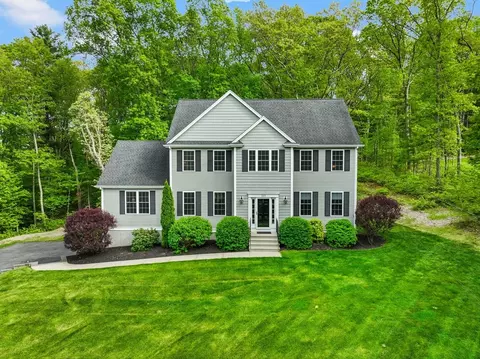 105 Louise Dr, Franklin, MA 02038
