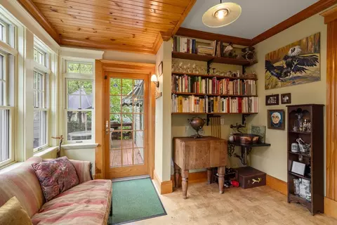 Entry Way - 97 Stearns Rd, Brookline, MA 02446 photo 4 of 5