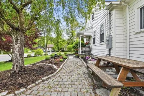 581 Middle Rd, Acushnet, MA 02743 photo 4