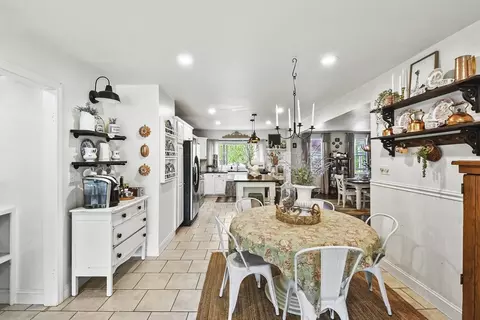 581 Middle Rd, Acushnet, MA 02743 photo 9