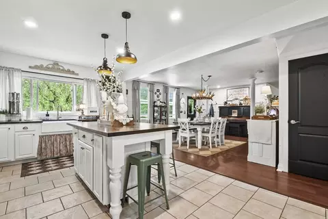 581 Middle Rd, Acushnet, MA 02743 photo 6