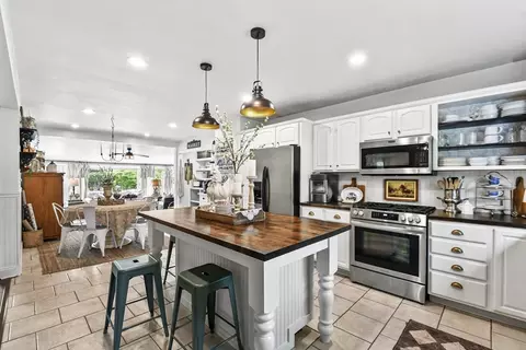 581 Middle Rd, Acushnet, MA 02743 photo 7