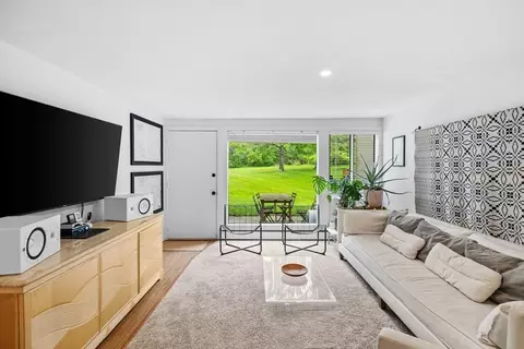 301 Neponset St #12A, Norwood, MA 02062