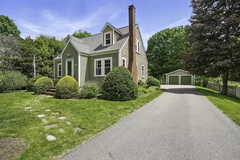 247 South St, Wrentham, MA 02093