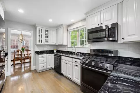 41 Laurel Dr, Needham, MA 02492 photo 8