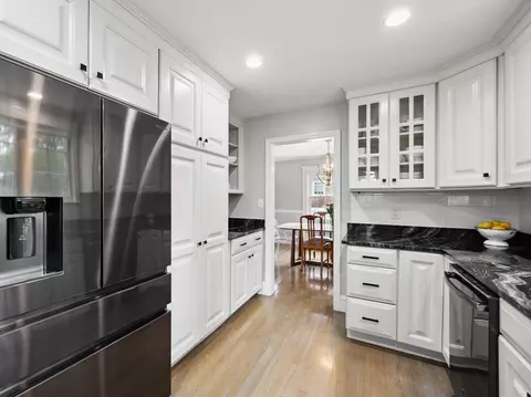 41 Laurel Dr, Needham, MA 02492 photo 9