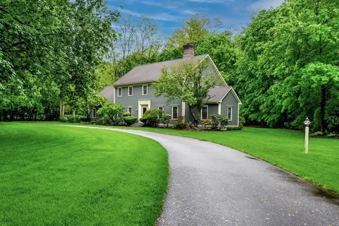43 Old Concord Rd, Lincoln, MA 01773