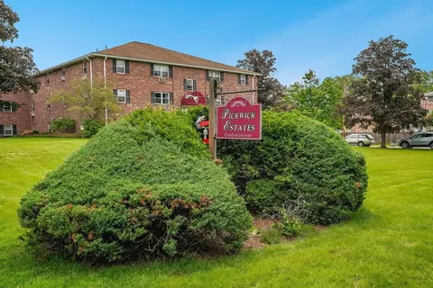 11 Cross St #3, Chelmsford, MA 01863