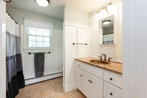 Bath - 5 Indian Hl, Beverly, MA 01915 photo 3 of 3