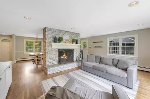 Living - 5 Indian Hl, Beverly, MA 01915 photo 1 of 3