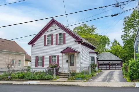 46 Pleasant St, Southbridge, MA 01550