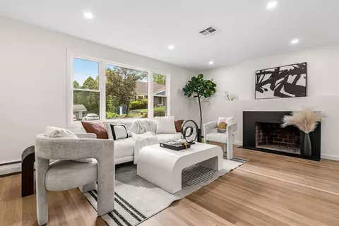 Living - 26 Parsons Dr, Swampscott, MA 01907 photo 2 of 3