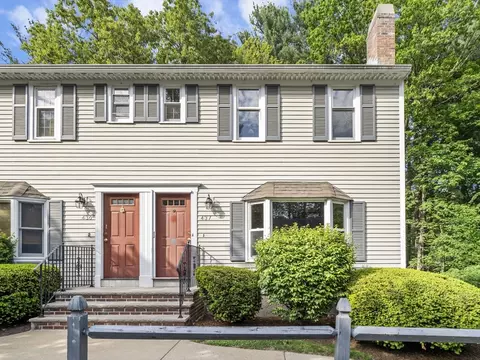 437 Wellman Ave #437, Chelmsford, MA 01863