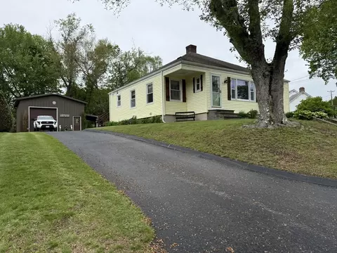 4 Perryville Rd, Webster, MA 01570