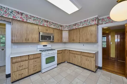 92 Dean Rd, Brookline, MA 02445 photo 15