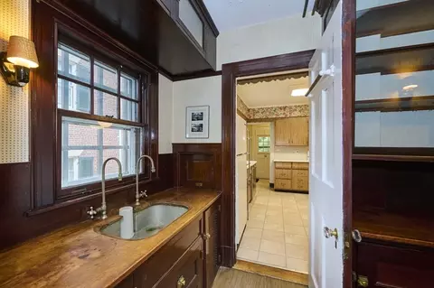 92 Dean Rd, Brookline, MA 02445 photo 13