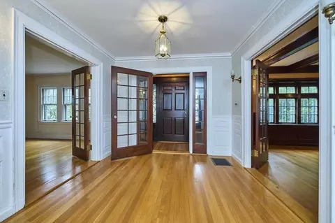 92 Dean Rd, Brookline, MA 02445 photo 2
