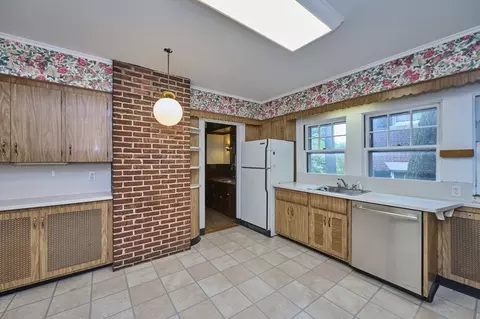 92 Dean Rd, Brookline, MA 02445 photo 14