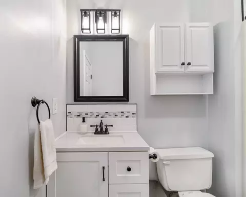 Bath - 38 Carter St #112, Everett, MA 02149 photo 2 of 2
