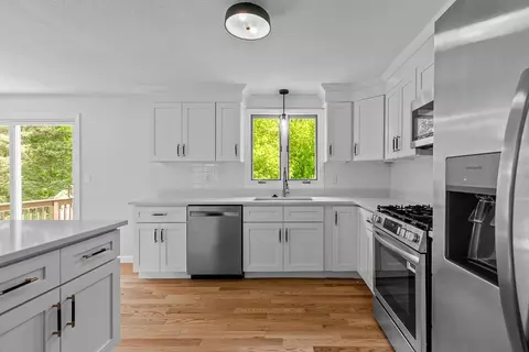 619 Elsbree, Fall River, MA 02720 photo 13