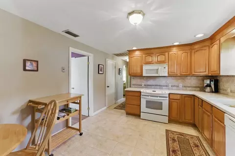 31 Fallston St, Springfield, MA 01119 photo 9