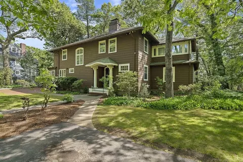 19 Ridge Rd, Waban, MA 02468