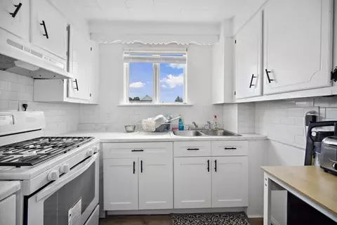 Kitchen - 90 Montaup St, Fall River, MA 02724 photo 3 of 5