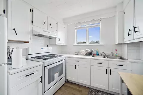 Kitchen - 90 Montaup St, Fall River, MA 02724 photo 4 of 5