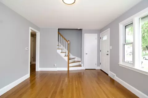 Living - 63 Grandview St, Springfield, MA 01118 photo 4 of 5