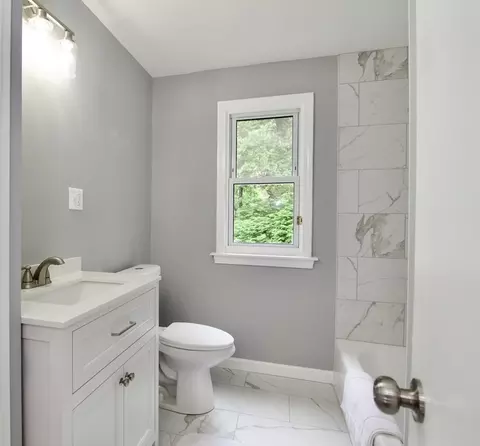 Bath - 63 Grandview St, Springfield, MA 01118 photo 1 of 1
