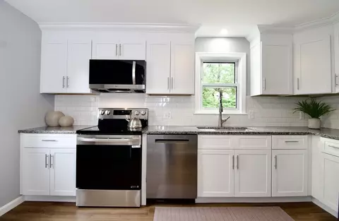 Kitchen - 63 Grandview St, Springfield, MA 01118 photo 2 of 6