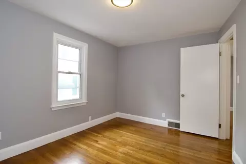 Bedroom - 63 Grandview St, Springfield, MA 01118 photo 1 of 17