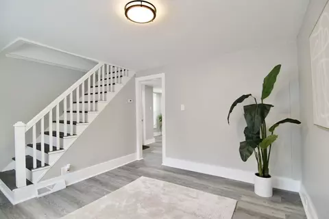 Entry Way - 25 Spring St, Chicopee, MA 01013 photo 6 of 8