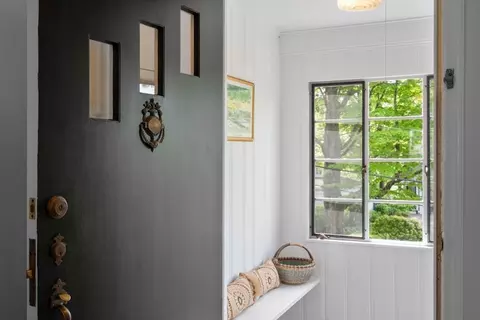 35 Everett St, Newton, MA 02459 photo 3