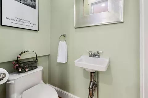 35 Everett St, Newton, MA 02459 photo 13