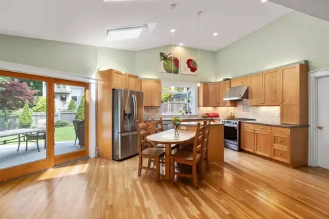 35 Everett St, Newton, MA 02459 photo 6