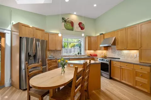 35 Everett St, Newton, MA 02459 photo 7