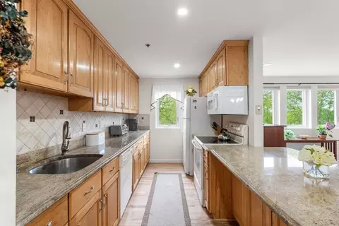 36 Dunham Rd #109, Beverly, MA 01915