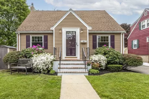 8 Taft Rd, Salem, MA 01970