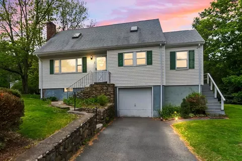 25 Wiley St, Wakefield, MA 01880