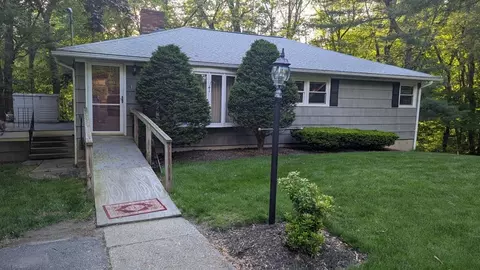 17 Laurel Dr, Millbury, MA 01527
