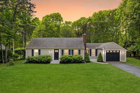 9 Cogswell Path, Yarmouth, MA 02673