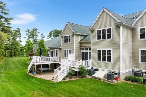 19 Pine Ridge Way #19, Carver, MA 02330