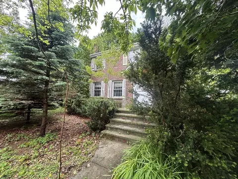 327 Appleton St, Arlington, MA 02476 photo 2