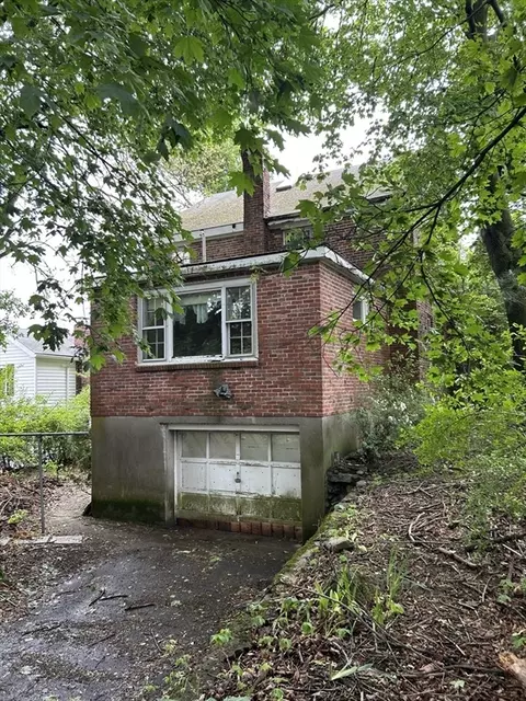 327 Appleton St, Arlington, MA 02476 photo 3