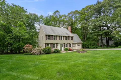 8 Wadsworth Rd, Shrewsbury, MA 01545