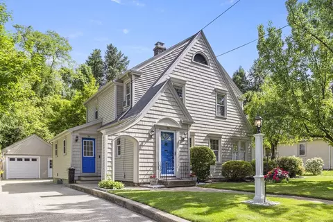 26 Edgewood Ave, Longmeadow, MA 01106